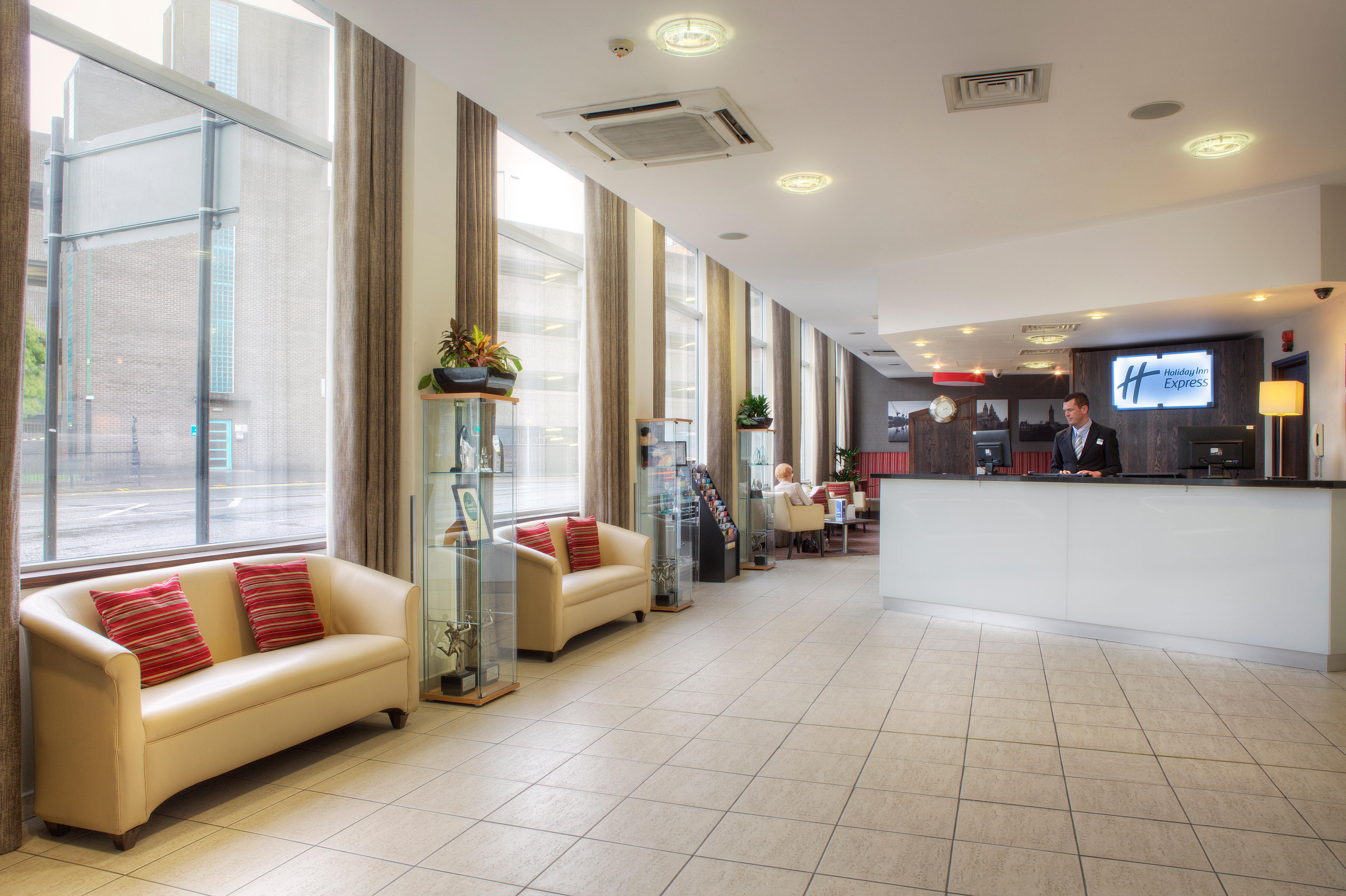 Holiday Inn Express - Glasgow - City Ctr Theatreland, An Ihg Hotel Экстерьер фото